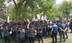 Öğretmenlerin Eylemine Polis Müdahalesi: Gözaltılar Var!