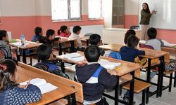 Cuma Günü Okullar Tatil Edildi