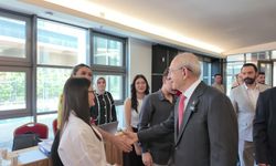 CHP Genel Başkanı Kılıçdaroğlu, Genel Merkezdeki Üniversite Tercih Merkezi'ni Ziyaret Etti