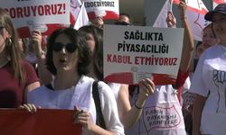 Sağlık Bakanlığı Önünden 'Ücretsiz HPV Aşısı' Çağrısı