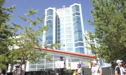 Türkiye Maden-İş Sendikası Üyesi İşçiler Yıldızlar SSS Holding Önünde