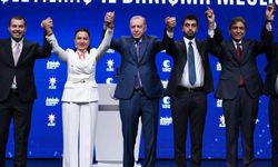 CHP'li İki Belediye Başkanı Bir Başkanvekili AK Parti'ye Katıldı