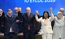 CHP Foça İlçe Örgütü'nden AK Parti'ye geçen Başkan Fıçı'ya Protesto
