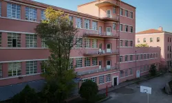 Ankara'da 1928'de açılan Zübeyde Hanım Lisesi 7 Alanda Kız Öğrenci Yetiştiriyor