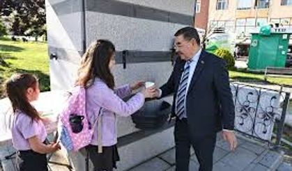 Gölbaşı Belediyesi'nden Vatandaşlara Çorba İkramı