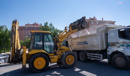 Gölbaşı Belediyesi'nden TOKİ Bölgesinde Temizlik Çalışması