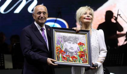 Yenimahalle'de Zafer Kutlamaları Emel Sayın’la Taçlandı