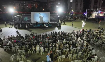 'Sinema Yollarda' Sincan'daydı