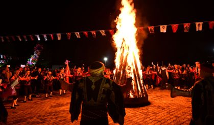 Kalecik'te 29 Ekim 'Cumhuriyet Ateşi' ile Kutlandı