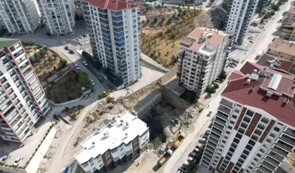 Ankara'da İnşaatta Toprak Kayması Nedeniyle Bina Boşaltıldı