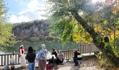 Karagöl Tabiat Parkı Sonbahar Ziyaretçilerini Ağırlıyor