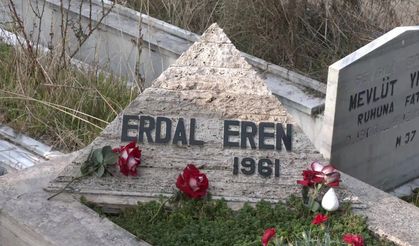 Erdal Eren, İdam Edilişinin 45. Yılında Karşıyaka Mezarlığı’nda Anıldı