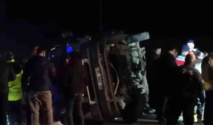 Polatlı'da Otomobille Minibüs Çarpıştı: 2 Ölü, 12 Yaralı