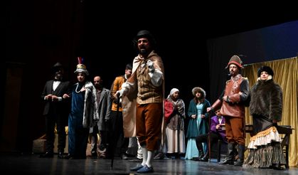 Altındağ Gençlik Merkezi Tiyatro Ekibi, “Burun” İle Prömiyer Yaptı