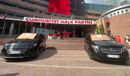 Özgür Karabat: İki Araç da Partinin Parasıyla Alındı, Biri Bizzat Kılıçdaroğlu Tarafından Makam Aracı Olarak Kullanıldı