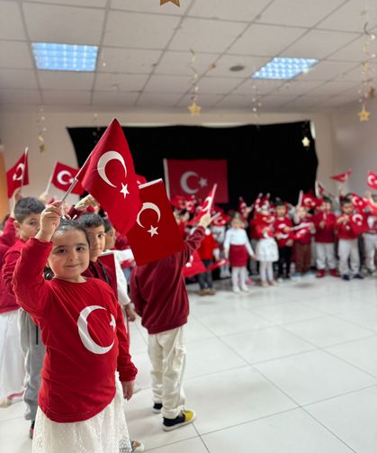 Pursaklar'da Minikler İçin Bayrak Sevgisi Etkinliği Yapıldı
