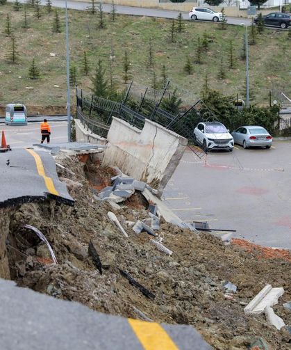 Bağlıca'daki Yol Çökmesinin Nedeni Ortaya Çıktı