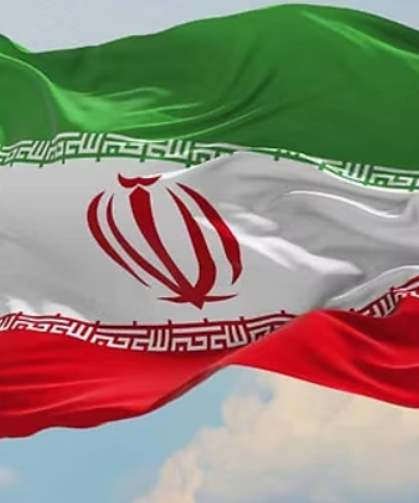 İran: ABD Tehditlerini Hayata Geçirirse Hürmüz  Tamamen Kapatılacak