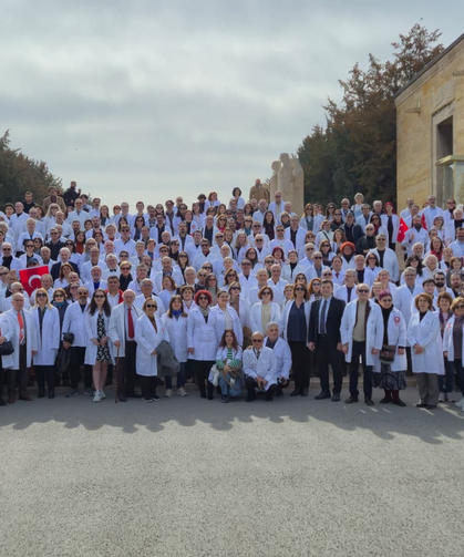 Ankara Tabip Odası Üyeleri Anıtkabir’i Ziyaret Etti