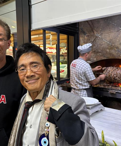 Ankara'da Lezzet Diplomasisi: Japon Büyükelçi Cağ Kebabı Denedi