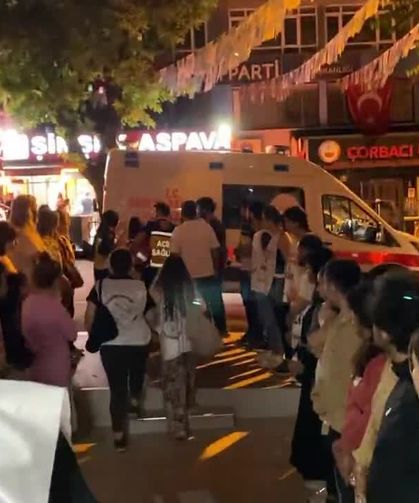 Ankara'da Açlık Grevindeki Öğretmenlerden İkisi Hastaneye Kaldırıldı