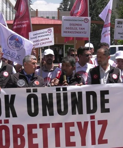 ÜNİPERSEN Üyeleri YÖK Önünde Eyleme Başladı