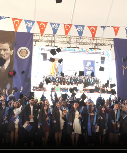 Ankara Üniversitesi İLEF'te Mezuniyet Heyecanı