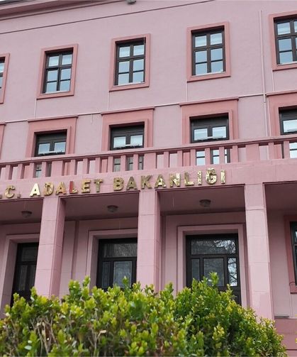 Adalet Bakanlığı'ndan 'Genel Ahlaka Aykırı İçerik' Genelgesi