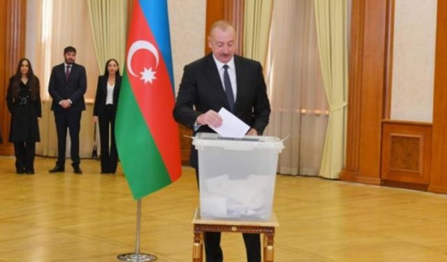 Azerbaycan'da Aliyev Yeniden Cumhurbaşkanı
