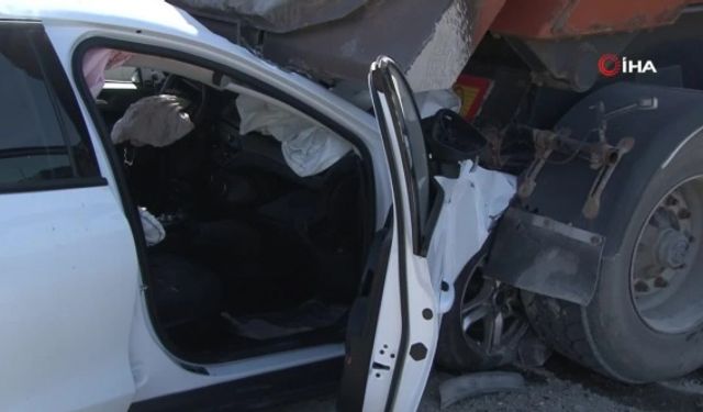 Ankara'da Otomobil Hafriyat Kamyonuna Çarptı: 1 Ölü