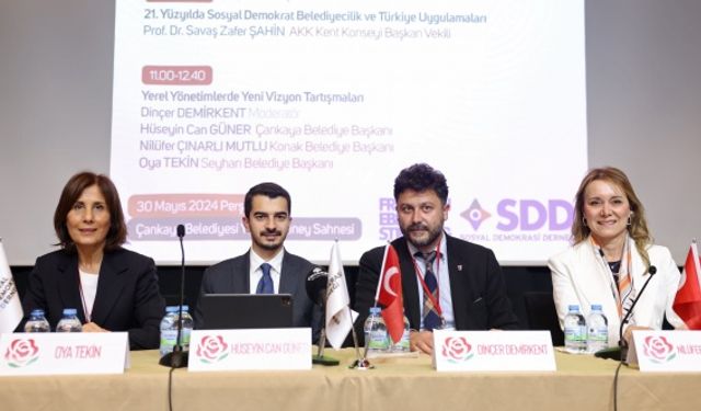 Çankaya'da "21'inci Yüzyılda Yeni Sosyal Demokrat Belediyecilik" Paneli