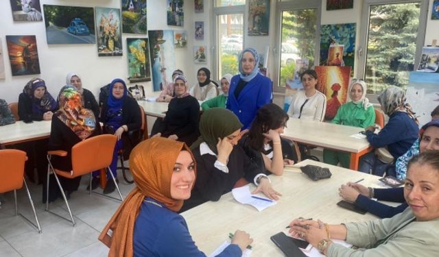Pursaklar Belediyesi Hanım Evlerinde Görgü Kuralları Eğitimi