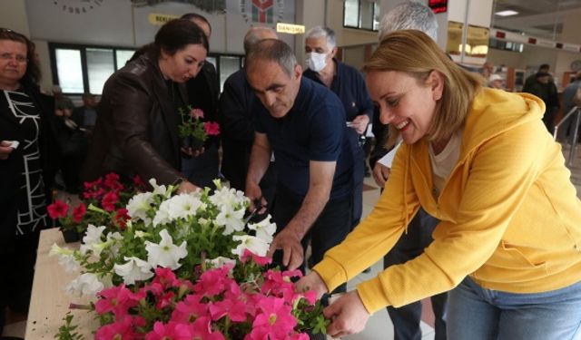 Yenimahalle'den Vergisini Yatırana Çiçek Sürprizi