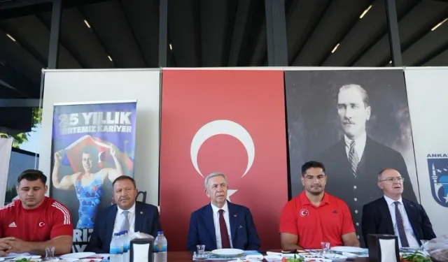 ABB Başkanı Mansur Yavaş, ABB ASKİ Spor Kulübü Sporcularıyla Bir Araya Geldi