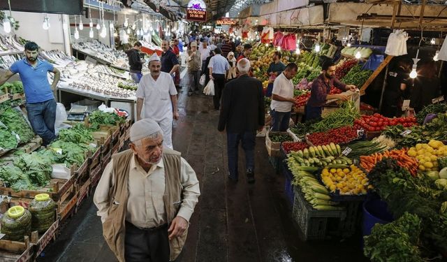 Gıda Enflasyonunda Makas Açılıyor: Dünyada Düşüyor Türkiye’de Artıyor