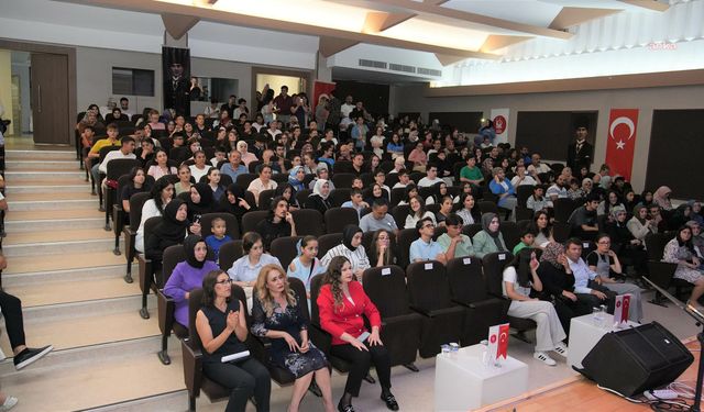 Keçiören Belediyesi'nden Sınava Girecek Öğrencilere Yönelik Seminer