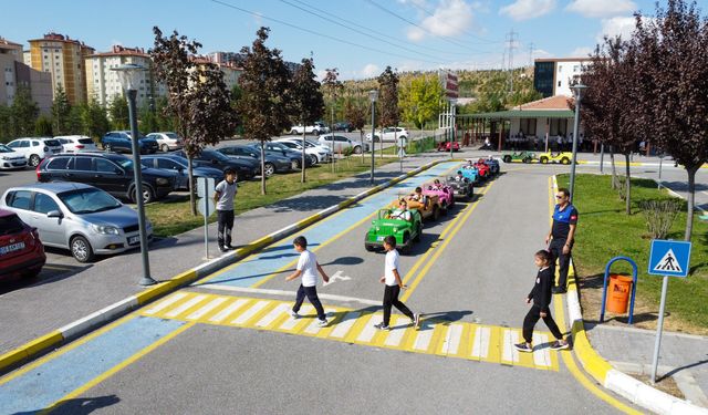 Etimesgut Belediyesi’nden Çocuklara Yönelik Trafik Eğitimi