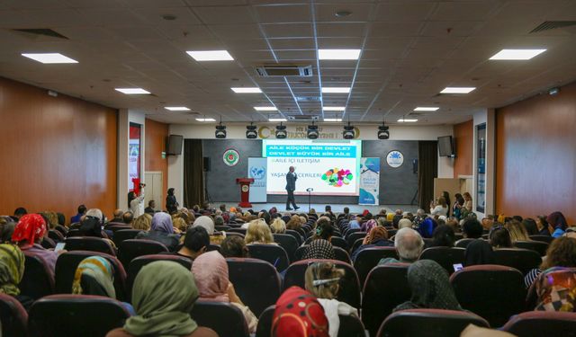 Etimesgut'ta “Aile İletişimi ve Yaşam Becerileri” Semineri