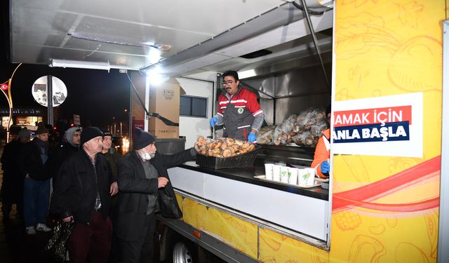 Mamak Belediyesi'nden Soğuk Havalarda Sıcak İkram