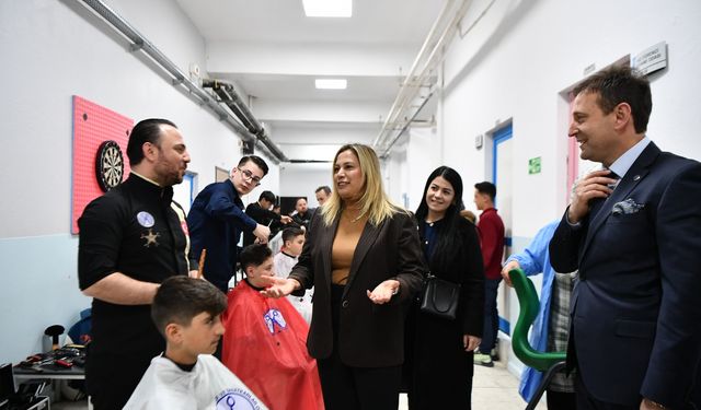 Mamak Belediyesi’nden Öğrencilere Bayram Sürprizi