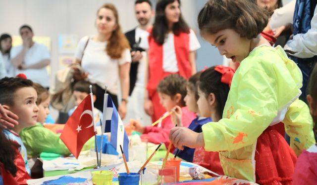 Çankaya'da 23 Nisan Sergisi "Küçük Kalpler Büyük Renkler" Açıldı