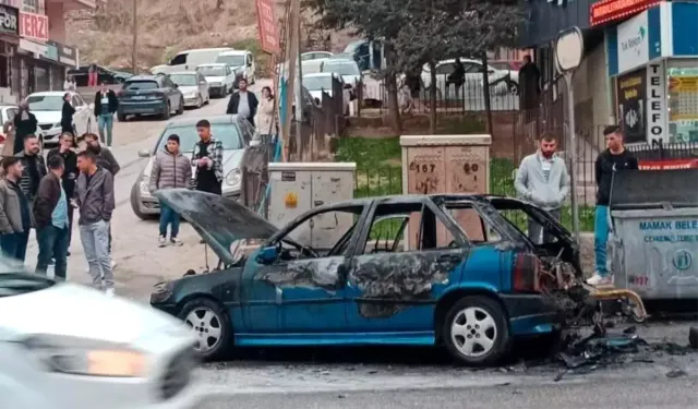 Ankara'da Park Halindeki Araçta Yangın