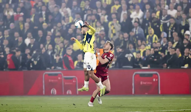 Galatasaray, Fenerbahçe'yi 2-1 Mağlup Etti