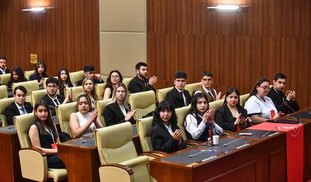 Ankara Büyükşehir Belediye Meclisi, Dört Gün Boyunca Gençlere Emanet