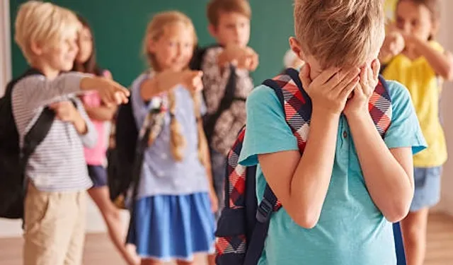 Aile ve UNİCEF, Dijital Tehditler ve Akran Zorbalığını Ankara'da Konuşacak
