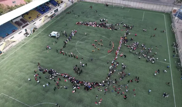 Çubuk'ta Gençlik Yürüyüşü Coşkuyla Gerçekleşti