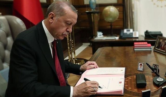 Erdoğan İmzaladı: Atama ve Görevden Alma Kararları Resmi Gazete'de Yayımlandı