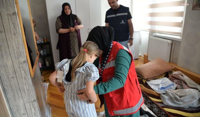 Kahramankazan Belediyesi'nden Çocuklara Bayramlık Kıyafet