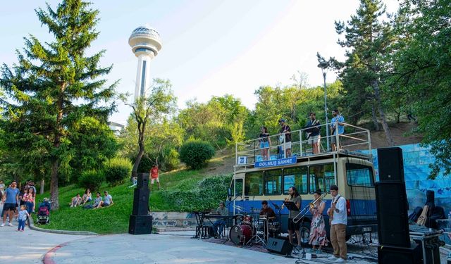 Ankara Büyükşehir Belediyesi Parklarında Renkli Yaz Akşamları