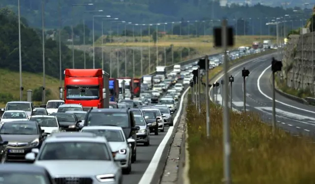 Ağır Taşıtlara Bayramda Trafik Yasağı